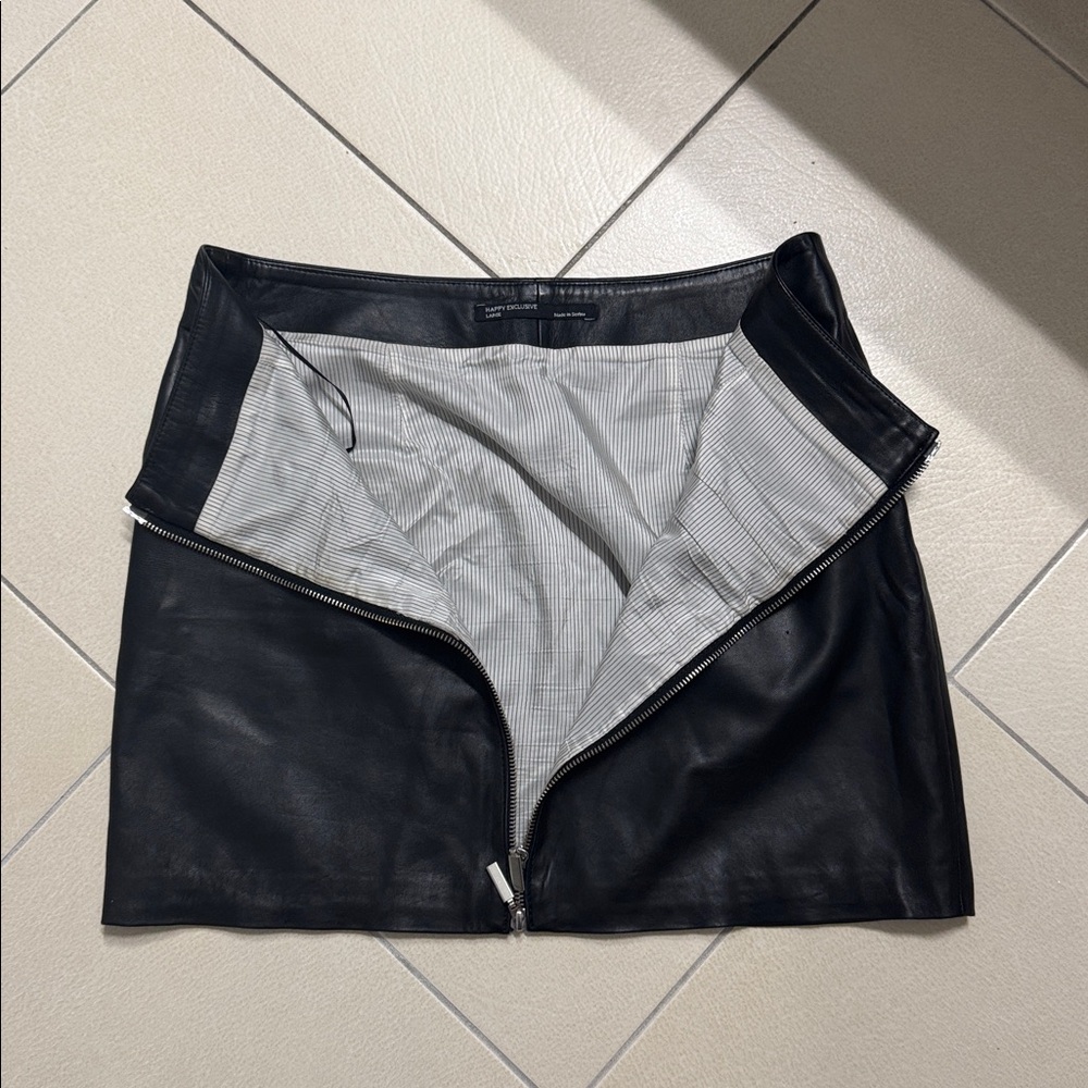 Black Leather Mini Skirt with side pockets (zipper) large - Picture 5 of 6
